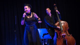 Veličanstvena Amira Medunjanin oduševila Zadrane u klubu Arsenal. Foto: Vinko Pešić Veličanstvena Amira Medunjanin oduševila Zadrane u klubu Arsenal. Foto: Vinko Pešić