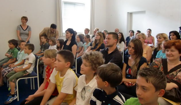 “Mala filozofija”, voditelj Bruno Ćurko