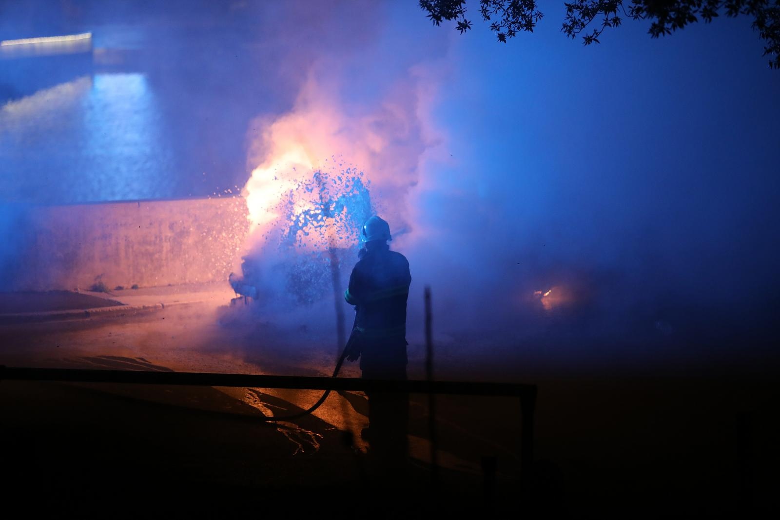 U Zadru plamen progutao BMW