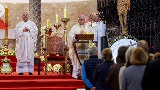 Nadbiskup Milan Zgrablić predvodio misu zadušnicu za Papu Franju Nadbiskup Milan Zgrablić predvodio misu zadušnicu za Papu Franju