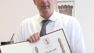Stojko Vranković dobio nagradu za životno djelo Grada Drniša, Foto: Duško Jaramaz/PIXSELL