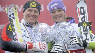 Lenzerheide, 190311.
Zavrsnica Svjetskog skijaskog kupa u skijanju u svicarskom mjestu Lenzerheide, Ivica Kostelic kao najbolji skijas u ukupnom poretku osvajac velikog kristalnog globusa.
Na slici: sa Mariom Riesch njemackom skijasicom pobjednicom ukupn Lenzerheide, 190311.
Zavrsnica Svjetskog skijaskog kupa u skijanju u svicarskom mjestu Lenzerheide, Ivica Kostelic kao najbolji skijas u ukupnom poretku osvajac velikog kristalnog globusa.
Na slici: sa Mariom Riesch njemackom skijasicom pobjednicom ukupn