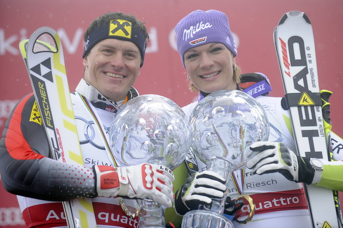 Lenzerheide, 190311.
Zavrsnica Svjetskog skijaskog kupa u skijanju u svicarskom mjestu Lenzerheide, Ivica Kostelic kao najbolji skijas u ukupnom poretku osvajac velikog kristalnog globusa. 
Na slici: sa Mariom Riesch njemackom skijasicom pobjednicom ukupn