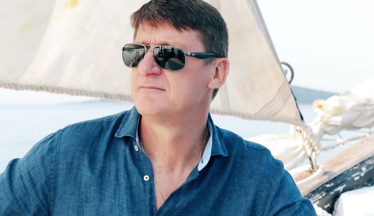 Kod otoka Prvića snimljen spot za pjesmu “Plovim” Tomislava Bralića i klape Intrade!