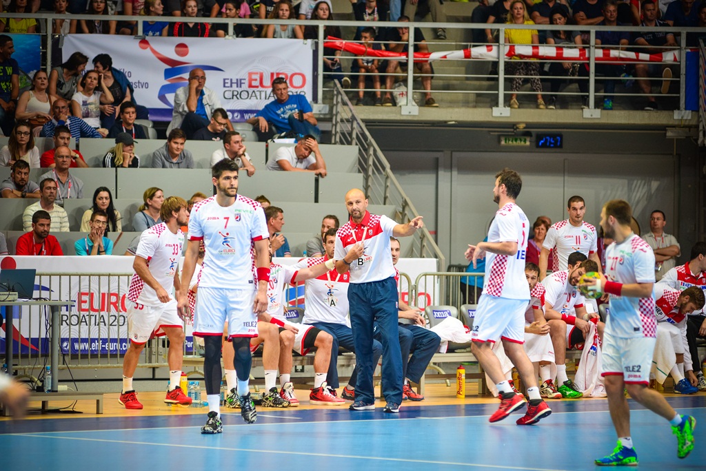 U doista sjajnoj atmosferi koju je stvorilo oko 5000 navijača iz cijele Hrvatske, naši su rukometni reprezentativci remizirali sa Švedskom i to s rezultatom 25-25. Bila je to ‘kaubojima’ pretposljednja pripremna utakmica uoči Olimpijskih igara