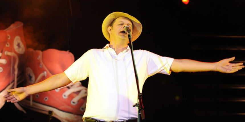 Split, 021009.
Spaladium Arena.
Koncert “Adio lito” na kojem nastupaju Hladno pivo, Fon Biskich, Damir Urban, Marijan Ban i Psihomodo Pop.
Na fotografiji: Marijan Ban.
Foto: Josko Ponos / CROPIX Split, 021009.
Spaladium Arena.
Koncert “Adio lito” na kojem nastupaju Hladno pivo, Fon Biskich, Damir Urban, Marijan Ban i Psihomodo Pop.
Na fotografiji: Marijan Ban.
Foto: Josko Ponos / CROPIX