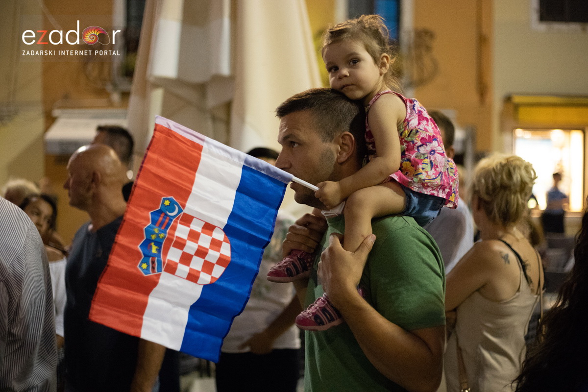 Svečani doček svjetskih prvaka Mihovila i Šime Fantele na Narodnom trgu Svečani doček svjetskih prvaka Mihovila i Šime Fantele na Narodnom trgu