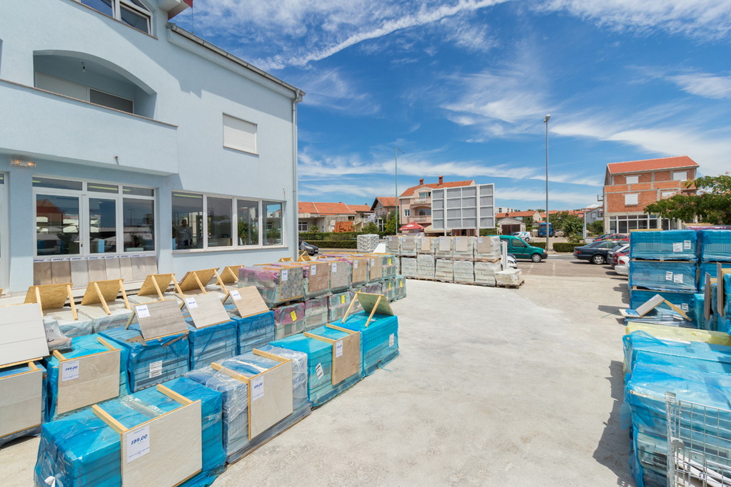 Vrhunska ponuda sanitarija i keramičkih pločica po nevjerojatnim cijenama u novootvorenoj trgovini “Latrina”