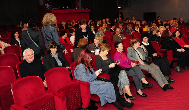 Zadar, 24.04.2013. snimio: Nenad Marčev 
dramska pretplata 
Kazalište PLAYDRAMA, Split 
Jeffrey Hatcher 
PICASSO 
redateljica: Nenni Delmestre 
igraju: Elvis Bošnjak, Lana Helena Hulenić 
Velika dvorana HNK Zadar