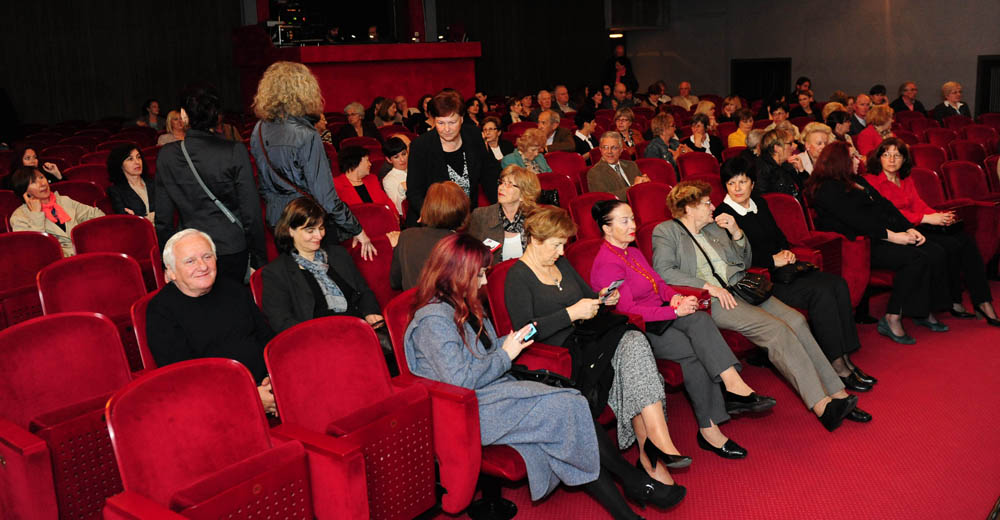 Zadar, 24.04.2013. snimio: Nenad Marčev 
dramska pretplata 
Kazalište PLAYDRAMA, Split 
Jeffrey Hatcher 
PICASSO 
redateljica: Nenni Delmestre 
igraju: Elvis Bošnjak, Lana Helena Hulenić 
Velika dvorana HNK Zadar