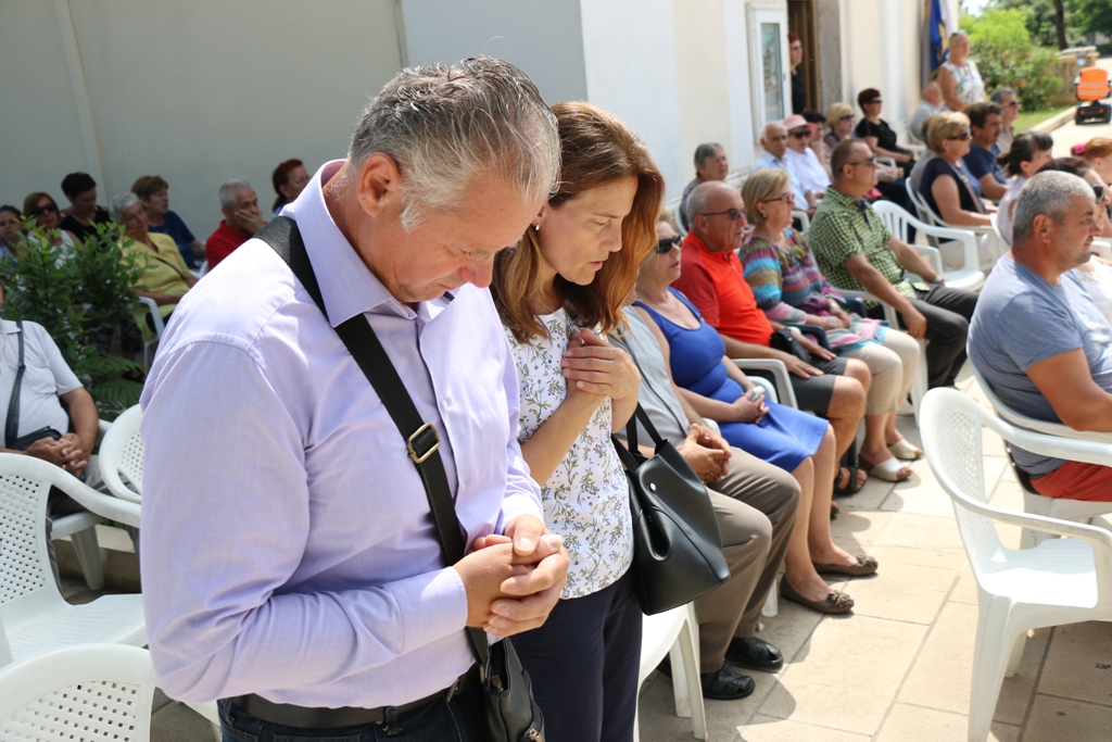 Tradicionalna procesija Tijelova ulicama Vira Tradicionalna procesija Tijelova ulicama Vira