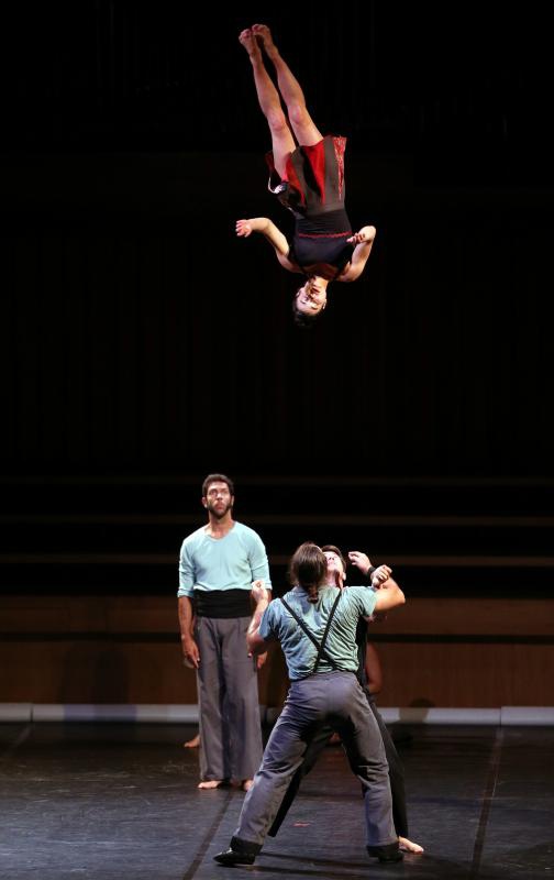 Zagreb, KD Vatroslav Lisinski – Predstava Le Grand C slavne francuske cirkuske skupine Compagnie XY. Zagreb, KD Vatroslav Lisinski – Predstava Le Grand C slavne francuske cirkuske skupine Compagnie XY.