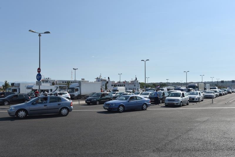 Tri megakruzera s preko 5 tisuća putnika uplovili u novu luku u Gaženici. Photo: Dino Stanin/PIXSELL Tri megakruzera s preko 5 tisuća putnika uplovili u novu luku u Gaženici. Photo: Dino Stanin/PIXSELL