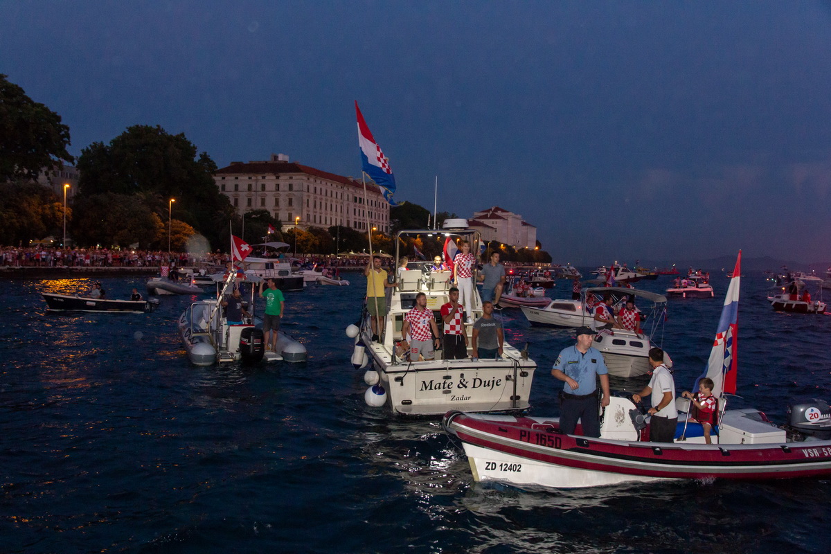 Veličanstven doček četvorice zadarskih Vatrenih od Gradskog mosta do Foruma