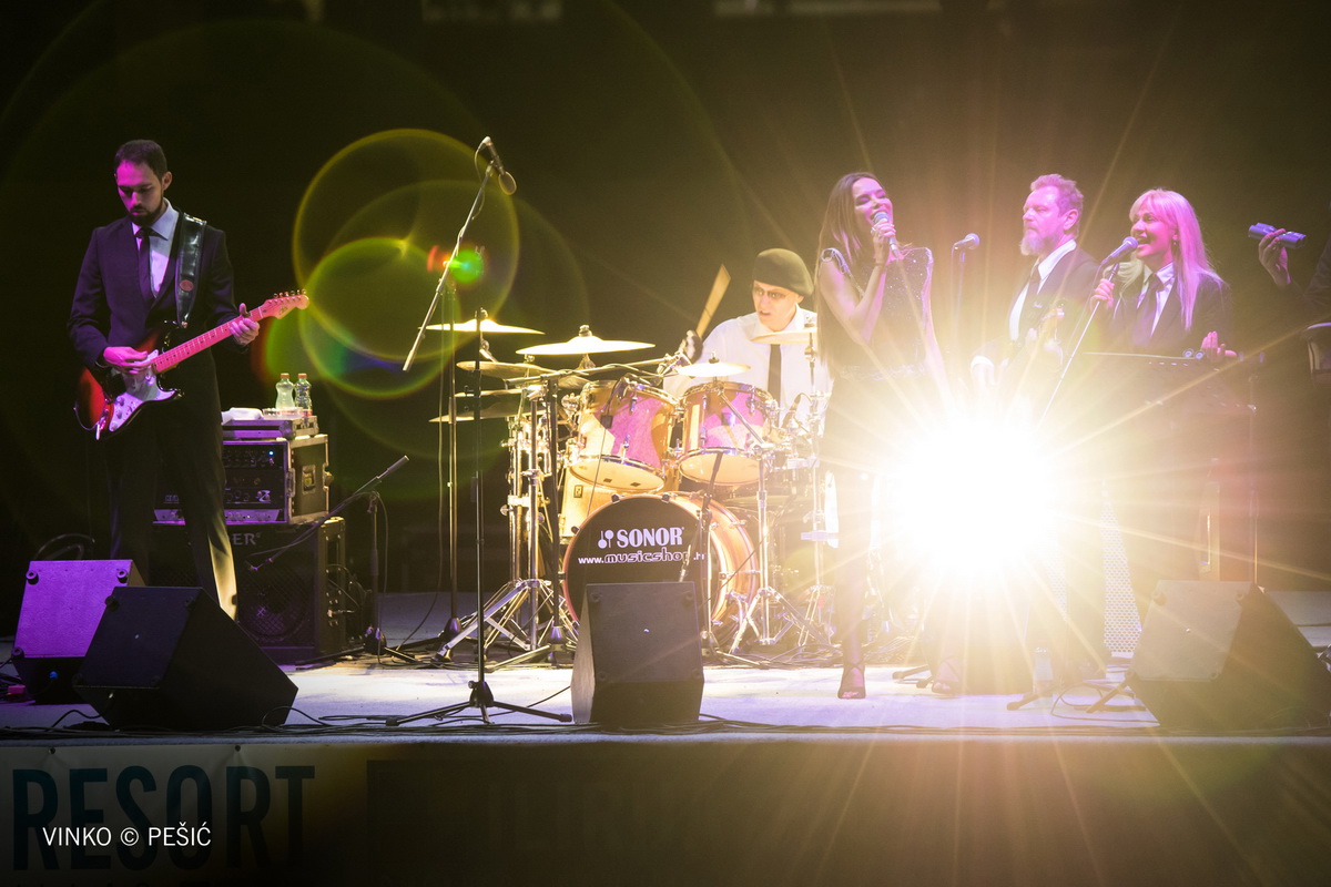 Severina oduševila nastupom na bazenu Ilirije u Biogradu na Moru