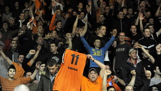 Sibenik ,170213.
Dvorana Baldekin 
Derbi utakmica izmedju GKK Sibenik i Sonik Puntamika Zadar za prvaka A2 Hrvatske kosarkaske lige Jug.
Na slici: slavlje nakon pobjede Sibenika.
Foto: Niksa Stipanicev / CROPIX