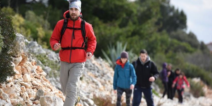 Preko 1200 natjecatelja iz 10 europskih država utrkivalo se po oštrom otočkom kamenjaru