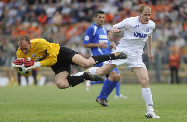 Split , 050510 .
Gradski stadion na Subicevcu .
Drugi susret zavrsnica Hrvatskog nogometnog kupa izmedju Sibenika i Hajduka u Sibeniku . Prvi susret odigran u Splitu zavrsio je pobjedom Hajduka od 2:1 .Bijeli Senijad Ibricic i vratar Sibenika  Goran Blaze