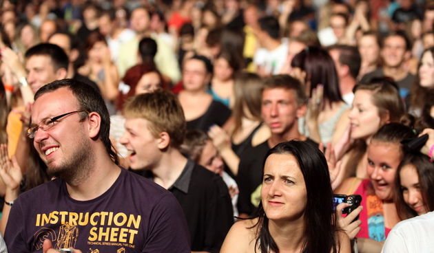Varazdin, 210811.
Traje Spancirfest, festival dobrih emocija, u sklopu kojeg grad Varazdin postaje jedna velika pozornica, gdje ce biti odrzano 300-tinjak programa, od ulicnih predstava, performanca, koncerata, do djecjih igraonica.
Na slici: koncert pop