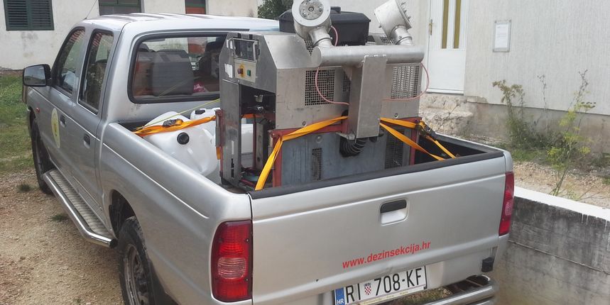 Vozilo tvrtke Dezinsekcija Vozilo tvrtke Dezinsekcija