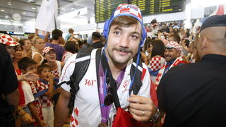 Zagreb, 130812.
Pleso.
Povratak Hrvatske olimpijske delegacije u Zagreb sa Olimpijskih igara u Londonu.
Na fotografiji: Zlatko Horvat.
Foto: Goran Mehkek / CROPIX Zagreb, 130812.
Pleso.
Povratak Hrvatske olimpijske delegacije u Zagreb sa Olimpijskih igara u Londonu.
Na fotografiji: Zlatko Horvat.
Foto: Goran Mehkek / CROPIX