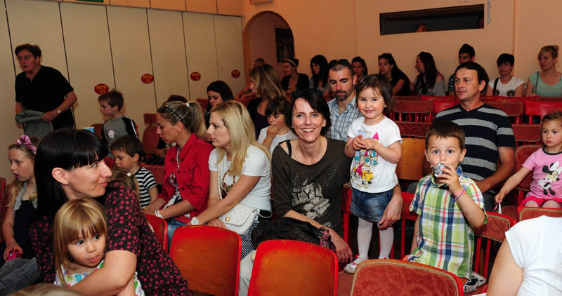 Kazaliste lutaka Zadar: Odigrana “Crvenkapica” posljednja predstava u dvorani u Jazinama, Foto; Nenad Marcev