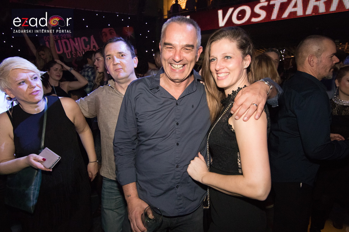 Ludnica u Saturnusu: Najbolji doček u svemiru i šire Ludnica u Saturnusu: Najbolji doček u svemiru i šire