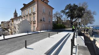 17.03.2016., Zadar – Danas je otvoren promet na Muraju koji je bio obustavljen zbog radova na vratima Svetog Krsevana u sklopu EU projekta HERA. Prema najavi iz Zupanije 6. travnja tog ce se dana svecano otvoriti Prolaz cara Augusta i Vrata sv. Krsevana. 17.03.2016., Zadar – Danas je otvoren promet na Muraju koji je bio obustavljen zbog radova na vratima Svetog Krsevana u sklopu EU projekta HERA. Prema najavi iz Zupanije 6. travnja tog ce se dana svecano otvoriti Prolaz cara Augusta i Vrata sv. Krsevana.