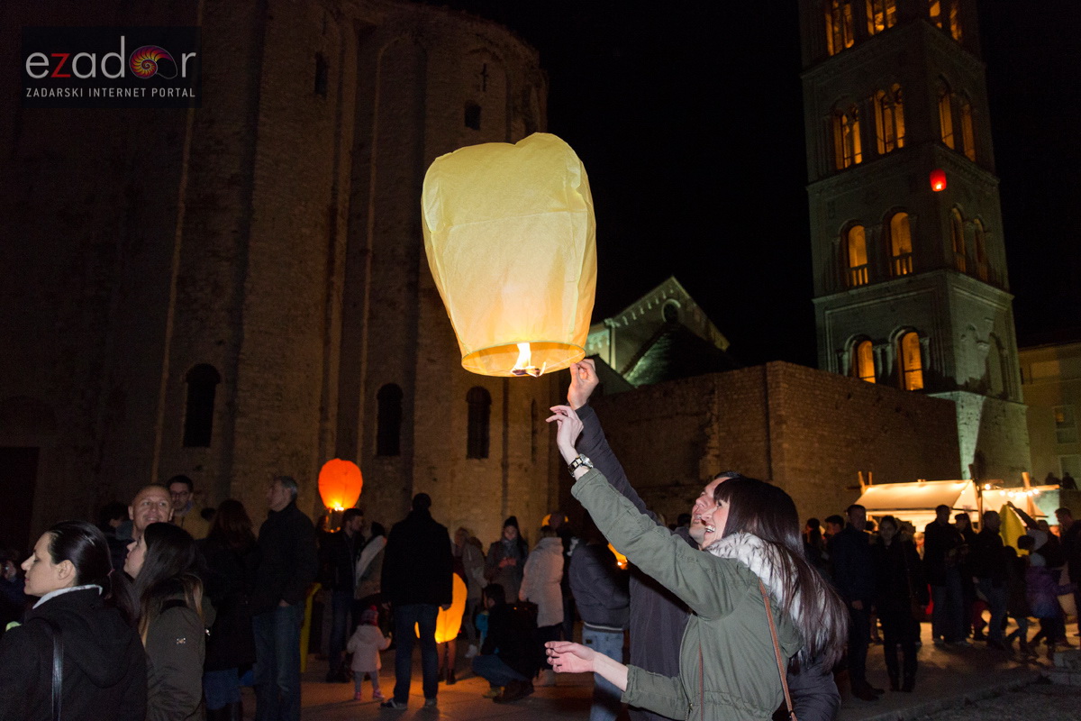 Humanitarni svjetlosni spektakl “Zaželi ljubav” na zadarskom Forumu, 18. veljače 2017. Humanitarni svjetlosni spektakl “Zaželi ljubav” na zadarskom Forumu, 18. veljače 2017.