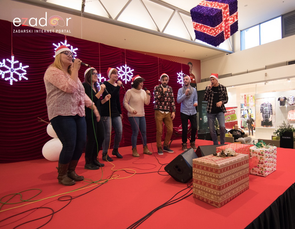 Zimski sportovi s Djedom Božićnjakom Zimski sportovi s Djedom Božićnjakom