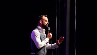 Stand up comedy večer: Ivan Šarić u Domu sportova Stand up comedy večer: Ivan Šarić u Domu sportova