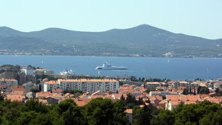 Superjqahta “A” usidrena u zadarskom kanalu Superjqahta “A” usidrena u zadarskom kanalu