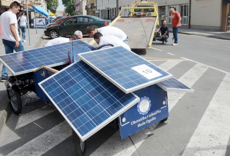 Sisak: Utrka solarnih automobila hrvatskih stukovnih škola