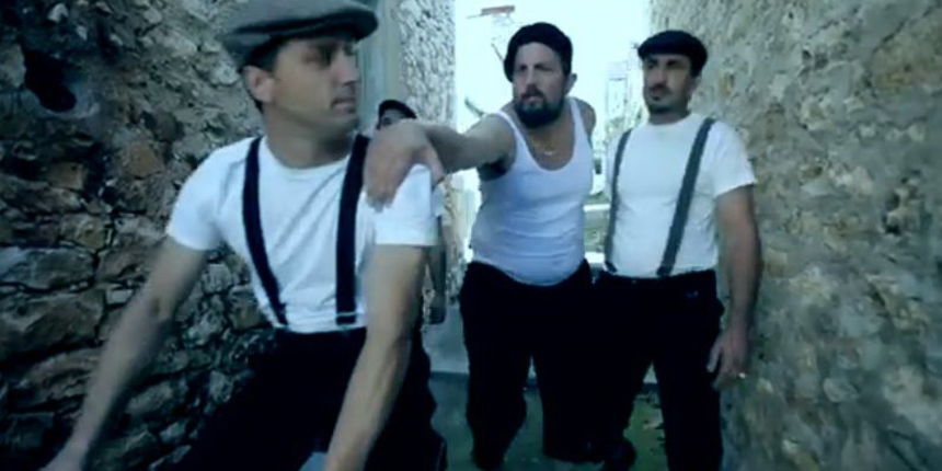 Sexymotherfuckersi grickaju suhe napolitanke Sexymotherfuckersi grickaju suhe napolitanke