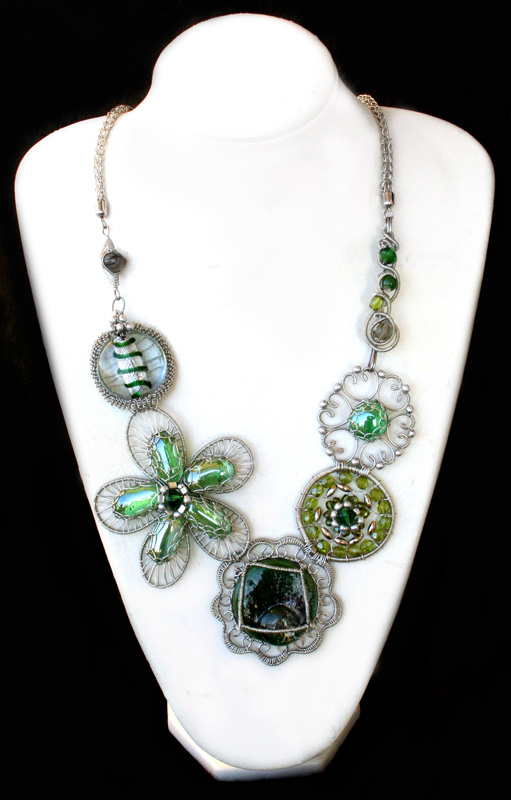 Izložba nakita u Muzeju antičkog stakla