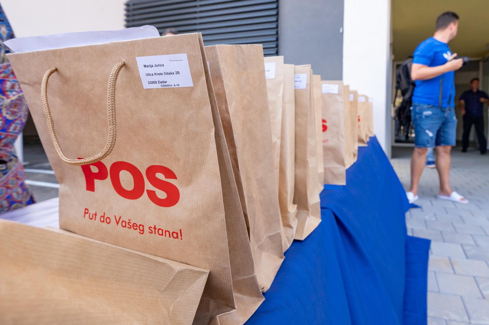 Premijer Plenković sudjelovao na svečanosti primopredaje ključeva POS-ovih stanova Premijer Plenković sudjelovao na svečanosti primopredaje ključeva POS-ovih stanova