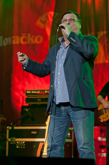 Karlovacko live: Halid Beslic i Crvena jabuka u dvorani Kresimir Cosic u Zadru, Foto: Leo Banic Karlovacko live: Halid Beslic i Crvena jabuka u dvorani Kresimir Cosic u Zadru, Foto: Leo Banic