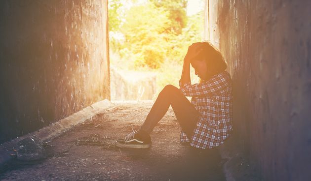 Prekid, tužna djevojka