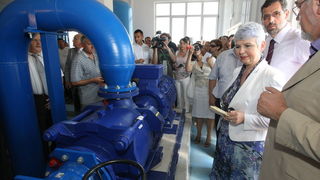 Zadar, 170710.
Jadranka Kosor pustila je u rad sustav za navodnavanje na poljoprivrednom podrucju Bastica.
Foto: Vladimir Ivanov / CROPIX