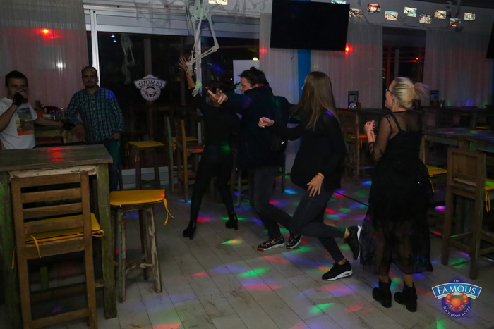 Friday Night Live: Jet Set Band @ Famous Beach Bar & Grill. Foto: Ivan Brčić Friday Night Live: Jet Set Band @ Famous Beach Bar & Grill. Foto: Ivan Brčić