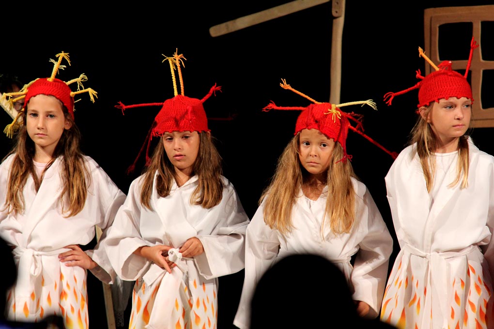 Diklo: “Šuma Striborova” u izvedbi kazališne radionice Donatolina, foto: Iva Perinčić Diklo: “Šuma Striborova” u izvedbi kazališne radionice Donatolina, foto: Iva Perinčić