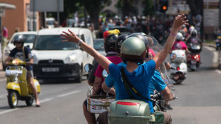 Spektakularni defile vespaša, foto: Vinko Pešić Spektakularni defile vespaša, foto: Vinko Pešić