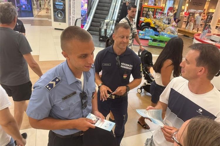 strani policajci