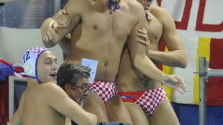 Zagreb, 110910.
Bazen Mladosti na Savi.
29. Europsko prvenstvo u vaterpolu.
Finalna utakmica za pobjednika Europskog prvenstva u vaterpolu  Hrvatska – Italija.
Na slici: proglasenje novog europskog prvaka, skok igraca sa izbornikom Ratkom Rudicem u bazen