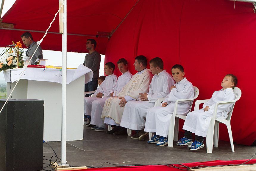 Misa na ostacima crkve na Petrini, foto: Leo Banić Misa na ostacima crkve na Petrini, foto: Leo Banić