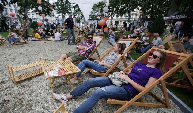 Ljetni ambijent Zagrebačkog mora knjiga privukao brojne posjetitelje