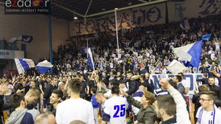 Humanitarno gledanje utakmice Zadar-Cibona (85-84) u Jazinama Humanitarno gledanje utakmice Zadar-Cibona (85-84) u Jazinama