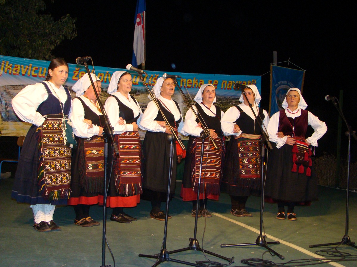 Ojkavicu tko želi pivati, u Lišane neka se navrati, foto: Mane Ledenko