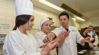 Tuna, sushi and wine radionica Tuna, sushi and wine radionica