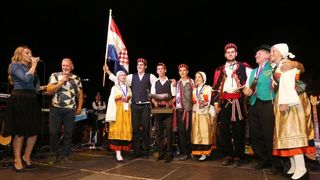 U Tribunju su održane 49. po redu magareće trke na kojima je sudjelovalo 12 jahača, a pobjedu je odnio Roko Popov na magarcu Renault 4. Photo: Duško Jaramaz/PIXSELL U Tribunju su održane 49. po redu magareće trke na kojima je sudjelovalo 12 jahača, a pobjedu je odnio Roko Popov na magarcu Renault 4. Photo: Duško Jaramaz/PIXSELL